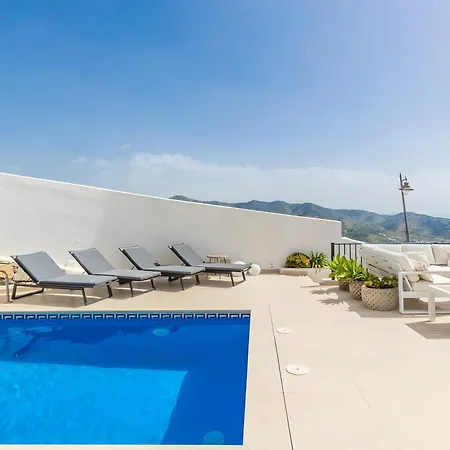 Altos Villa